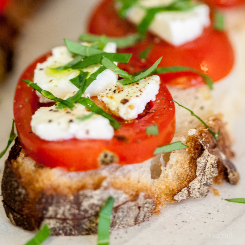 Tartines tomate feta