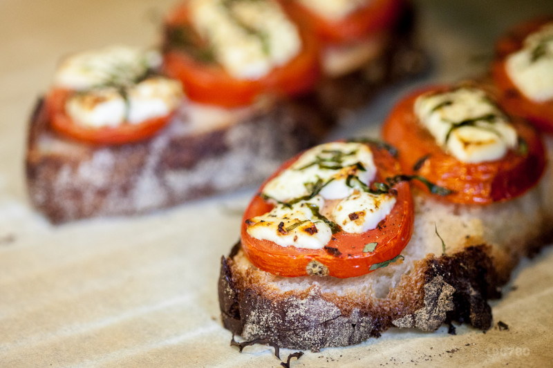 Tartines tomate feta