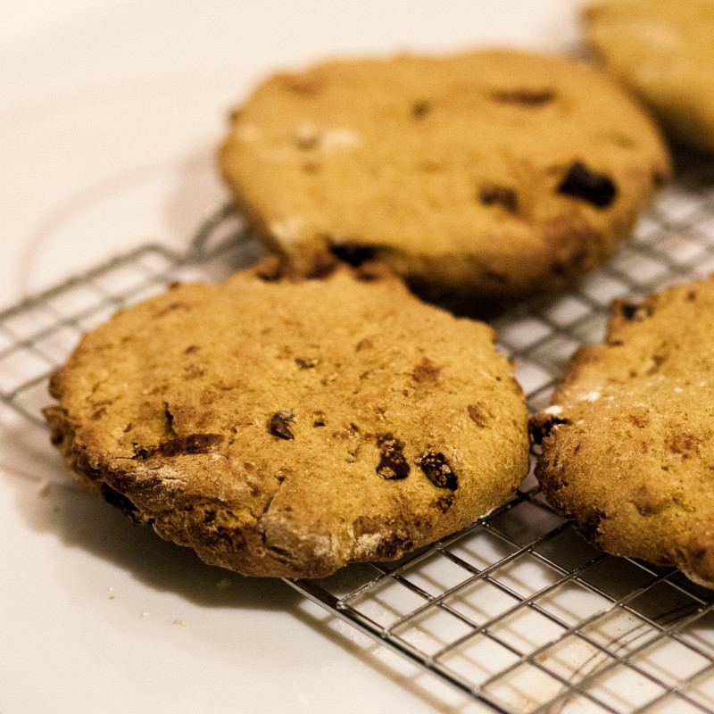 Petits pains aux fruits secs, graines et curcuma