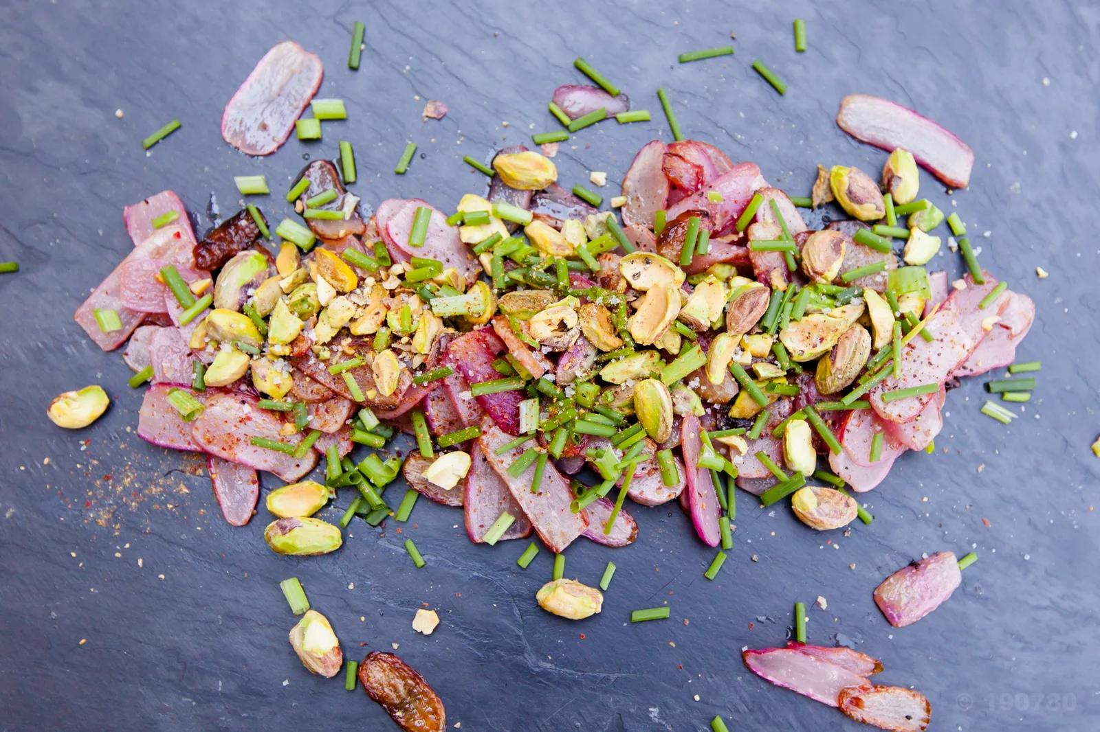 radis au beurre et pistaches