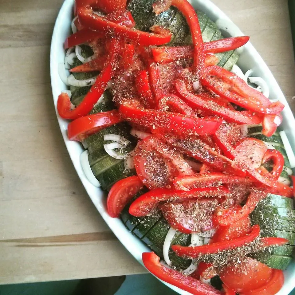 Tian de courgettes, tomates et poivrons rouges