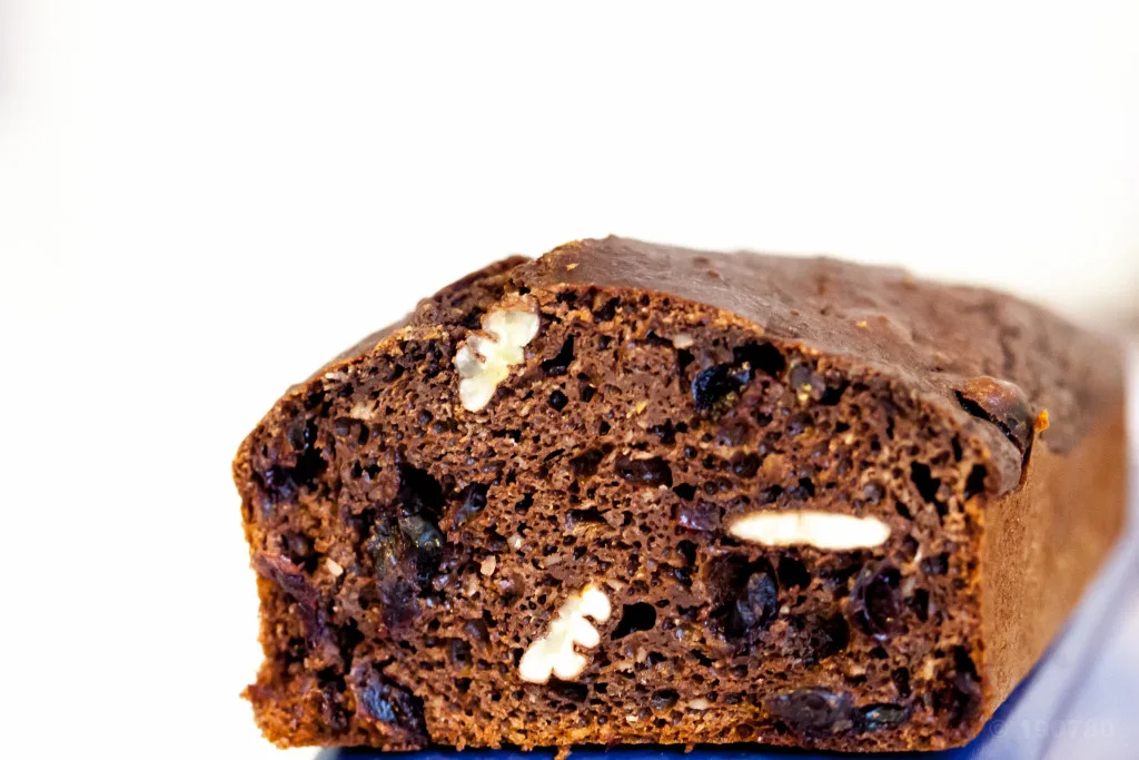 Gâteau sans beurre au chocolat, noix de pécan et noisettes