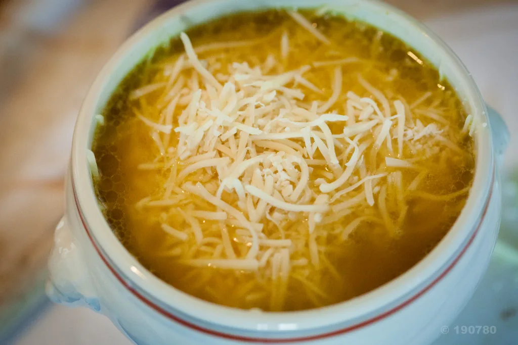 soupe à l’oignon aux épices indiennes