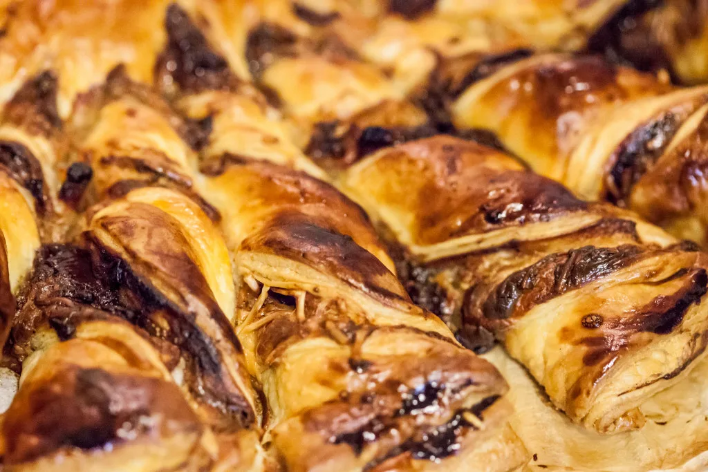 Flammekueche au confit d’oignons façon tarte du soleil