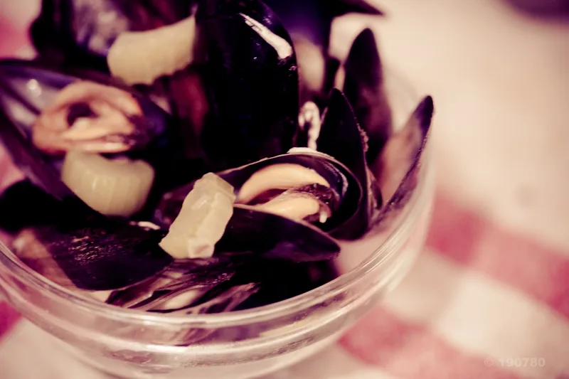 Moules au curry, bière et celeri branche