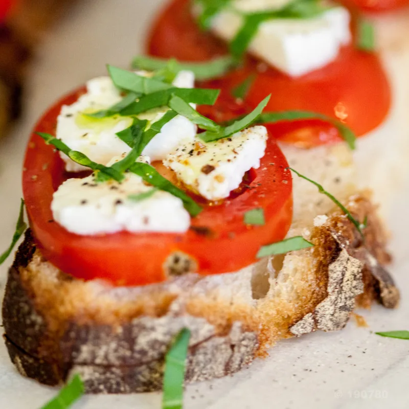 Tartines feta tomate
